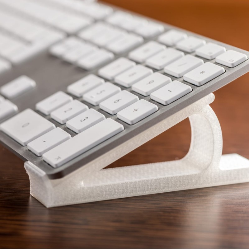 Keyboard Stand Simple – Dudukan Keyboard Ergonomis Bahan PLA Print 3D